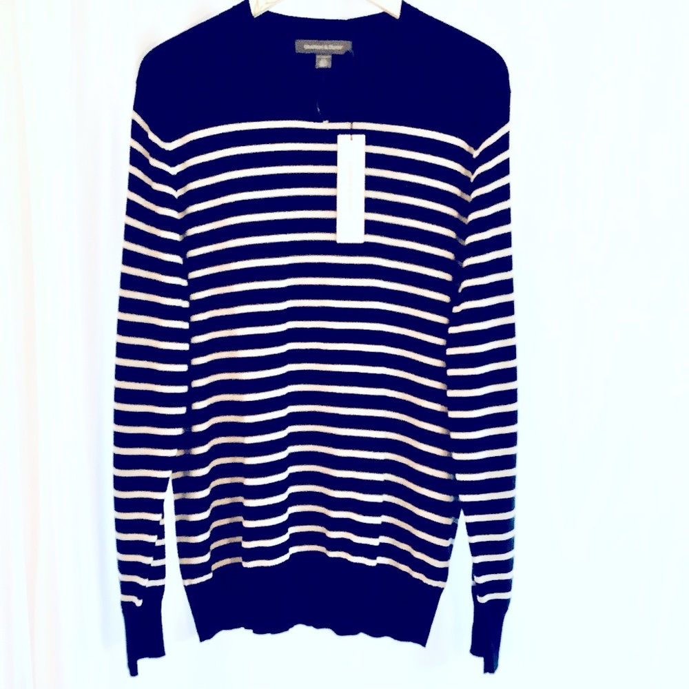 NWT Grayson & Dunn blue and white striped sweater. Size L